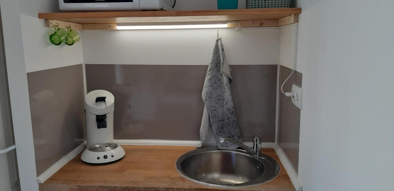 Petit Studio Independant Dans Jardin Avec Parking Et Portail Electrique Marseille Ngoại thất bức ảnh