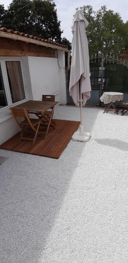 Petit Studio Independant Dans Jardin Avec Parking Et Portail Electrique Marseille Ngoại thất bức ảnh